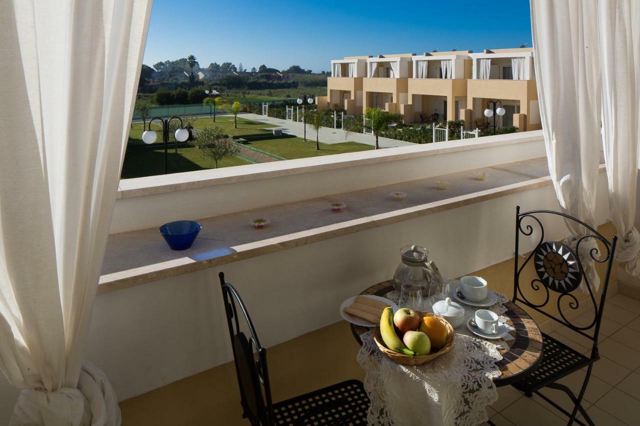 Residence Mar Mediterraneo 夸尔图-圣埃莱娜 外观 照片